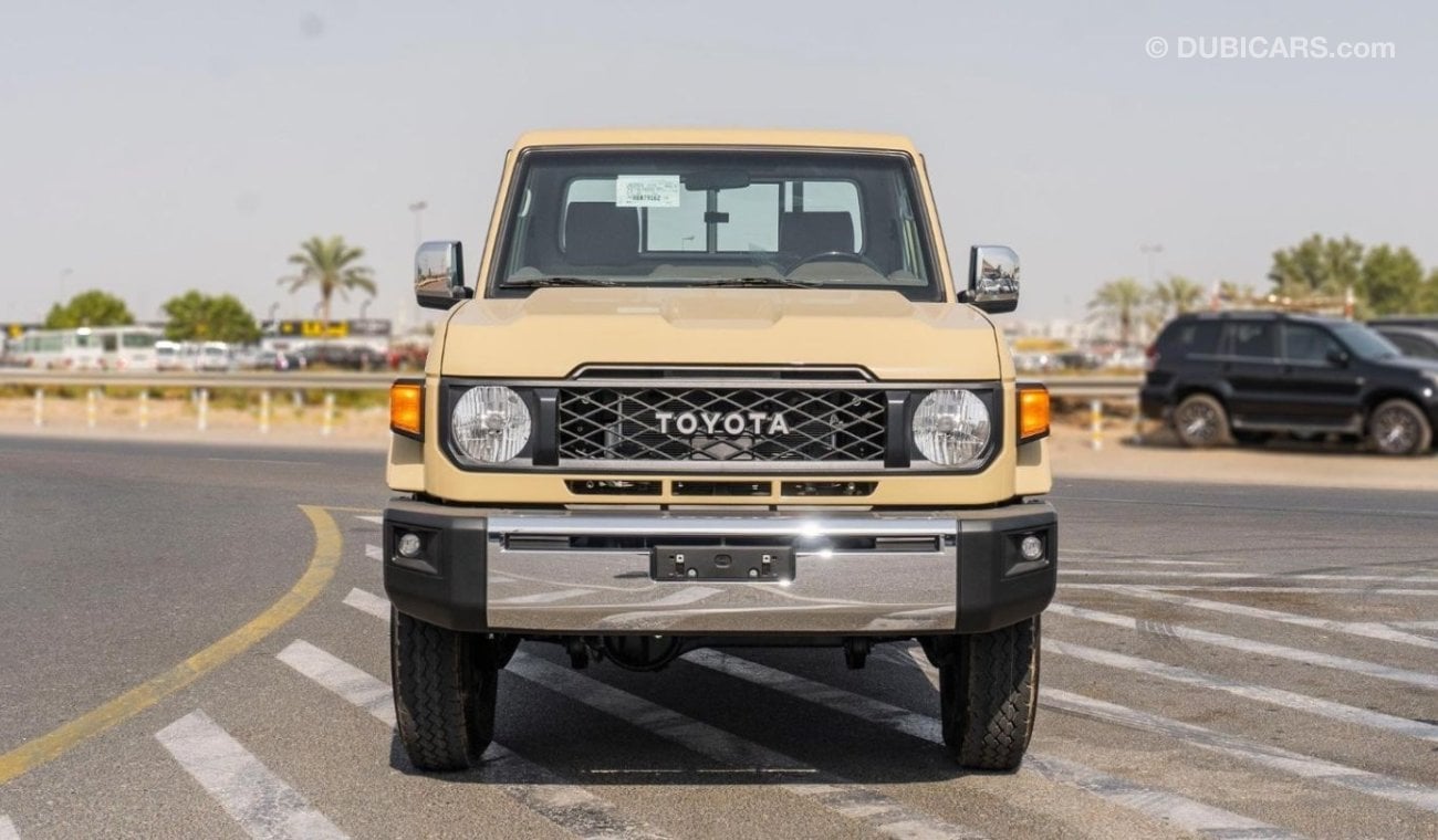 Toyota Land Cruiser Pick Up 2024 Toyota LC79 4.0L petrol Manual transmission - GCC