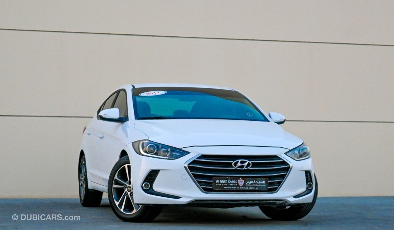 Hyundai Elantra GL Hyundai Elantra 2017 GCC in excellent condition, inside and out