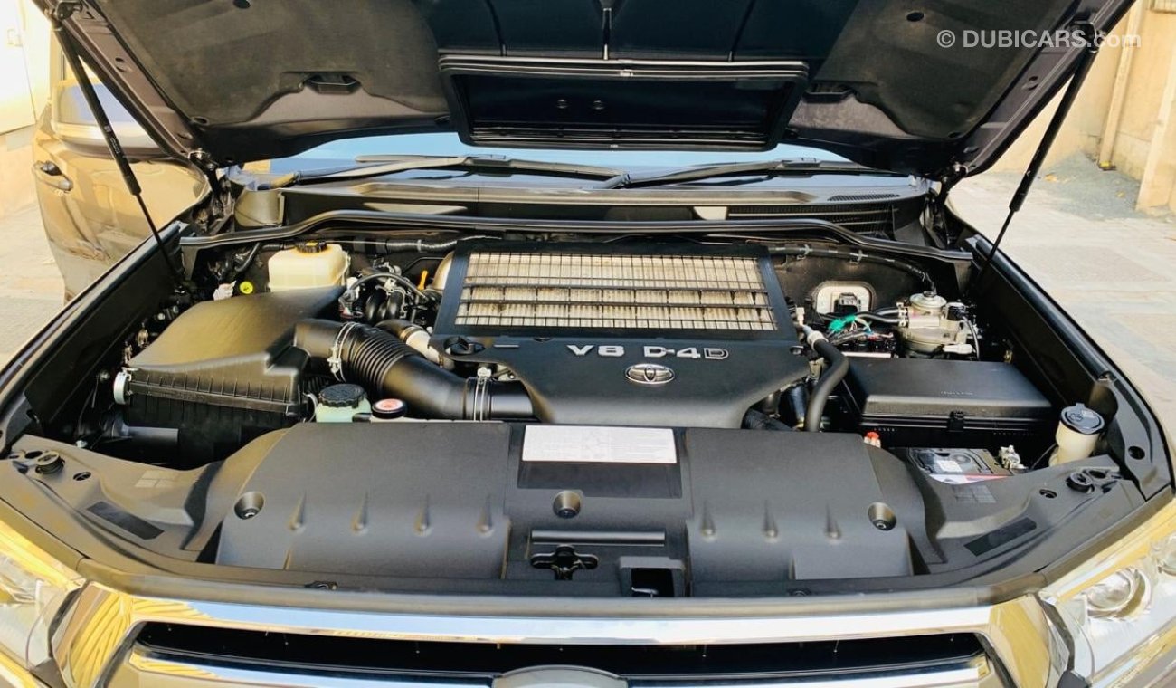 Toyota Land Cruiser TOYOTA LANDCURISER VXR V8 FULL OPTION DIESEL