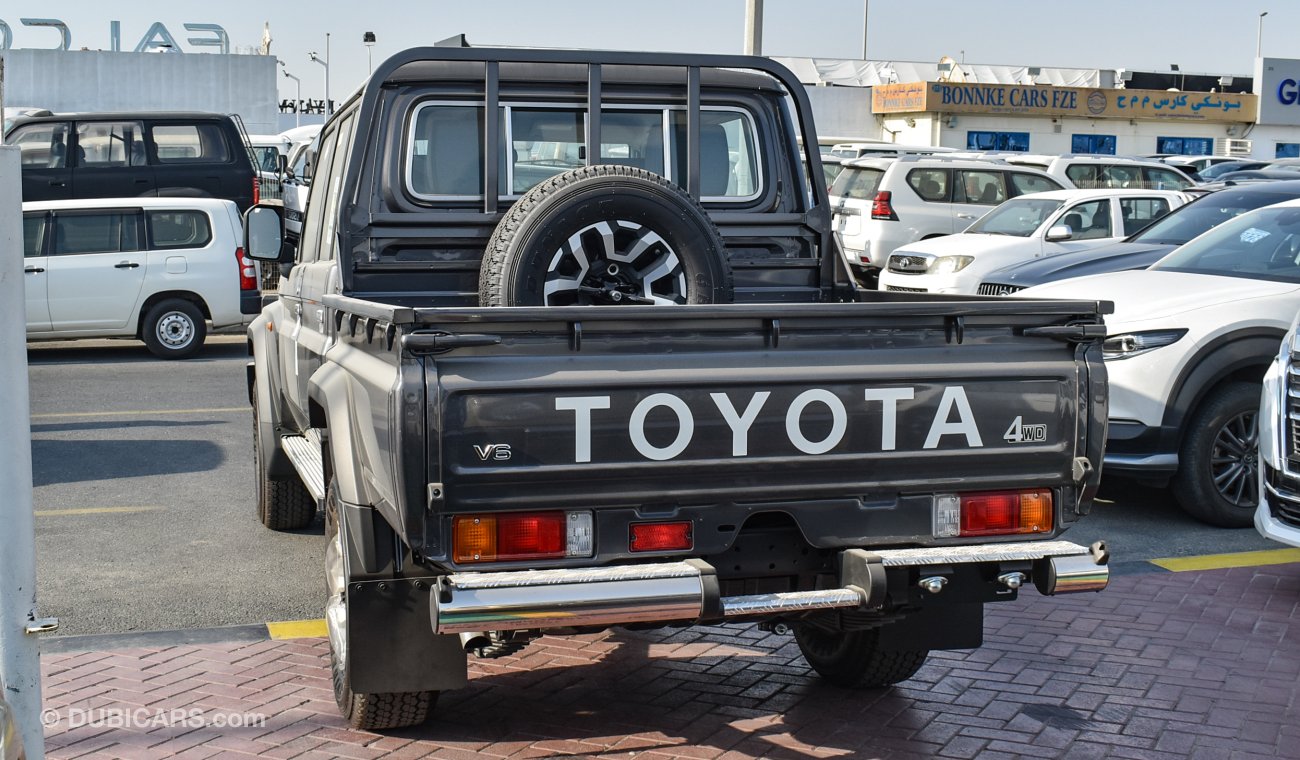 تويوتا لاند كروزر بيك آب 4.0L V6 Petrol Double Cabin A/T