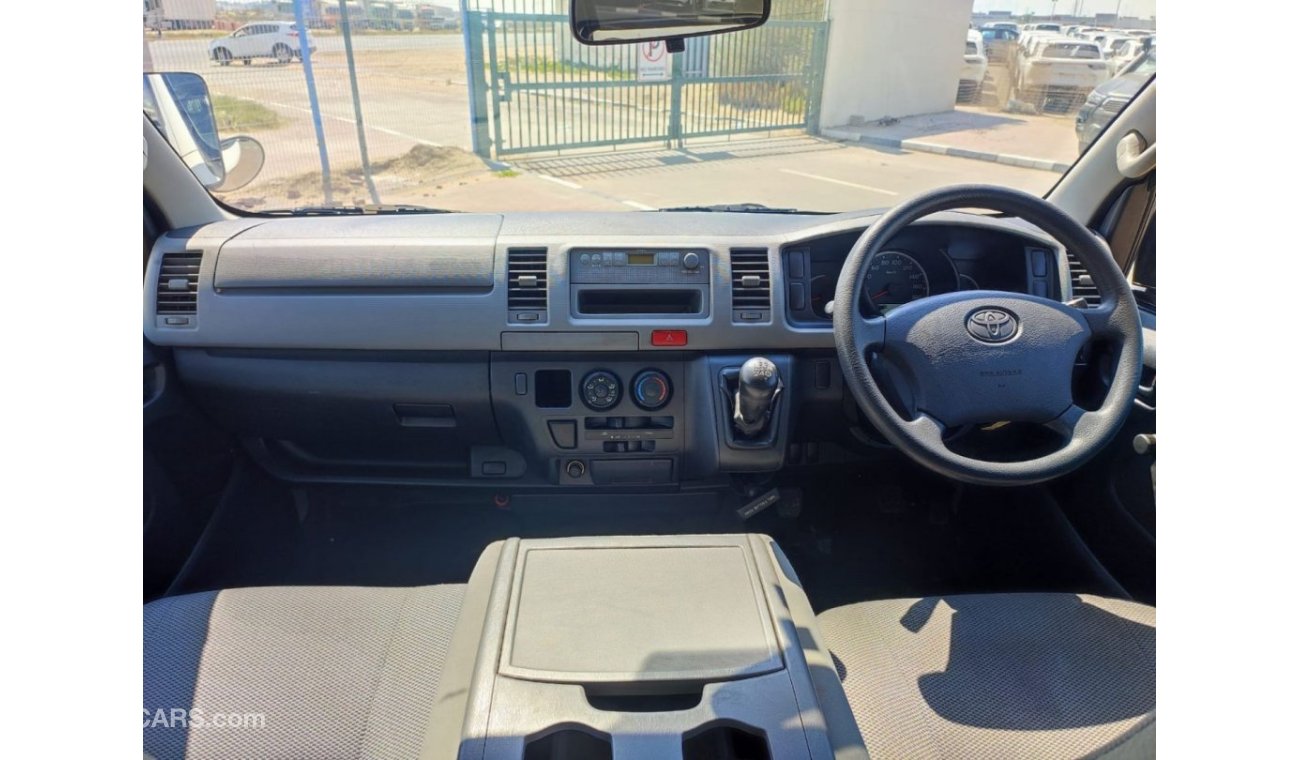 Toyota Hiace DX, MANUAL 25K- 0016009
