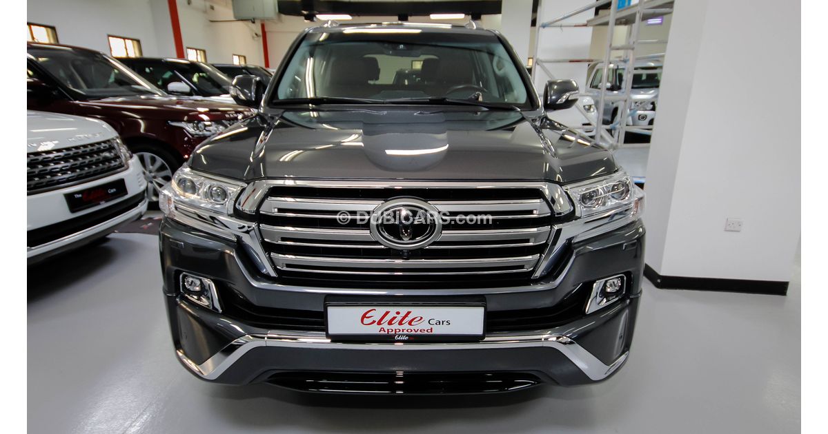 Toyota Land Cruiser VXR V8 5.7 for sale: AED 290,000. Grey/Silver, 2016