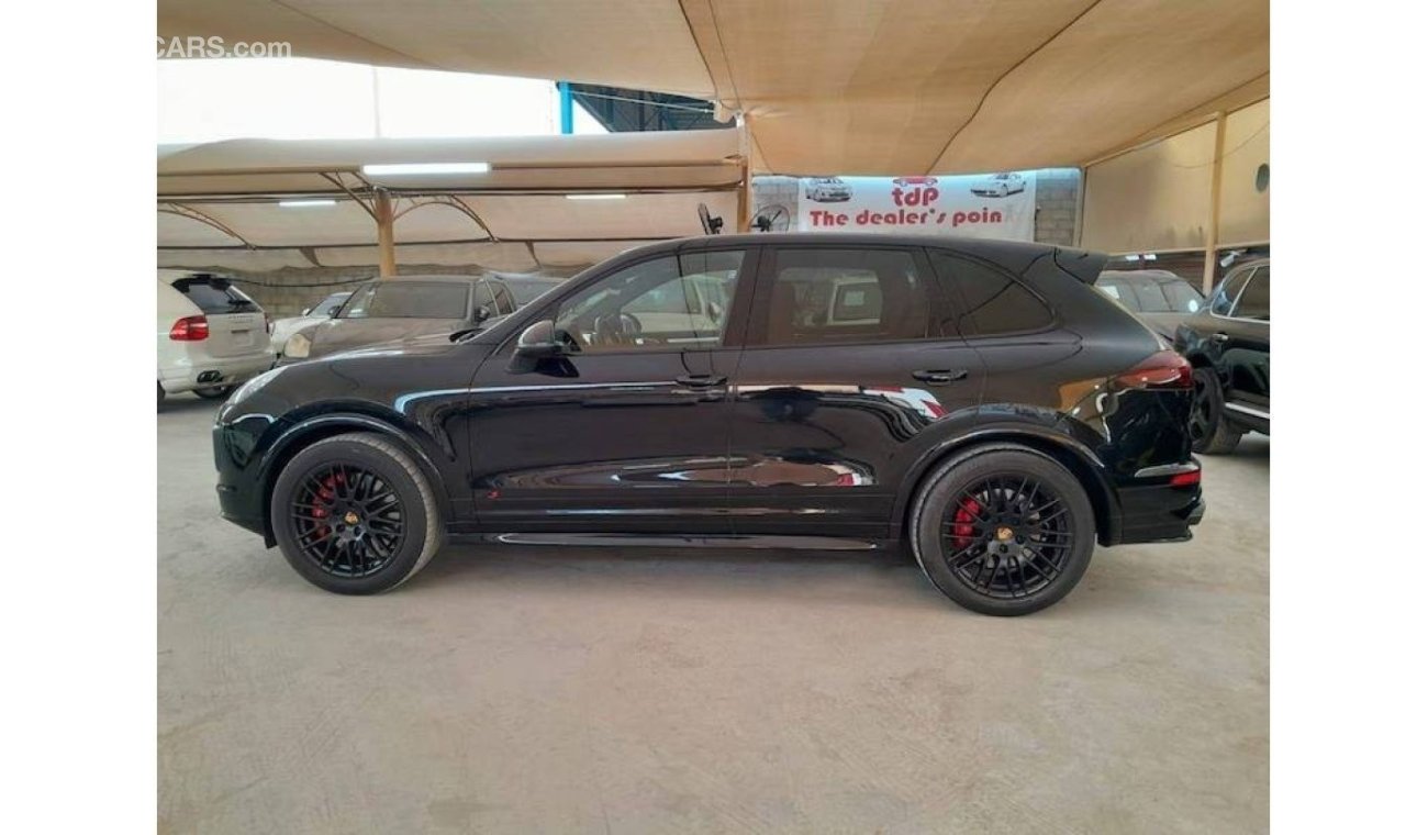 بورش كايان جي تي أس PORSCHE CAYENNE GTS 3.6L 2016 SPORTS CHRONO PACKAGE WITH AIR SUSPENSION, PADDLE SHIFT AND MORE......