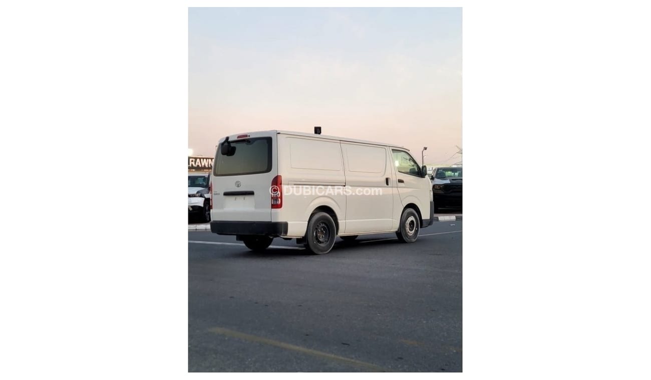 تويوتا هاياس Toyota Hiace Cargo Standard 2.7L Petrol 2023