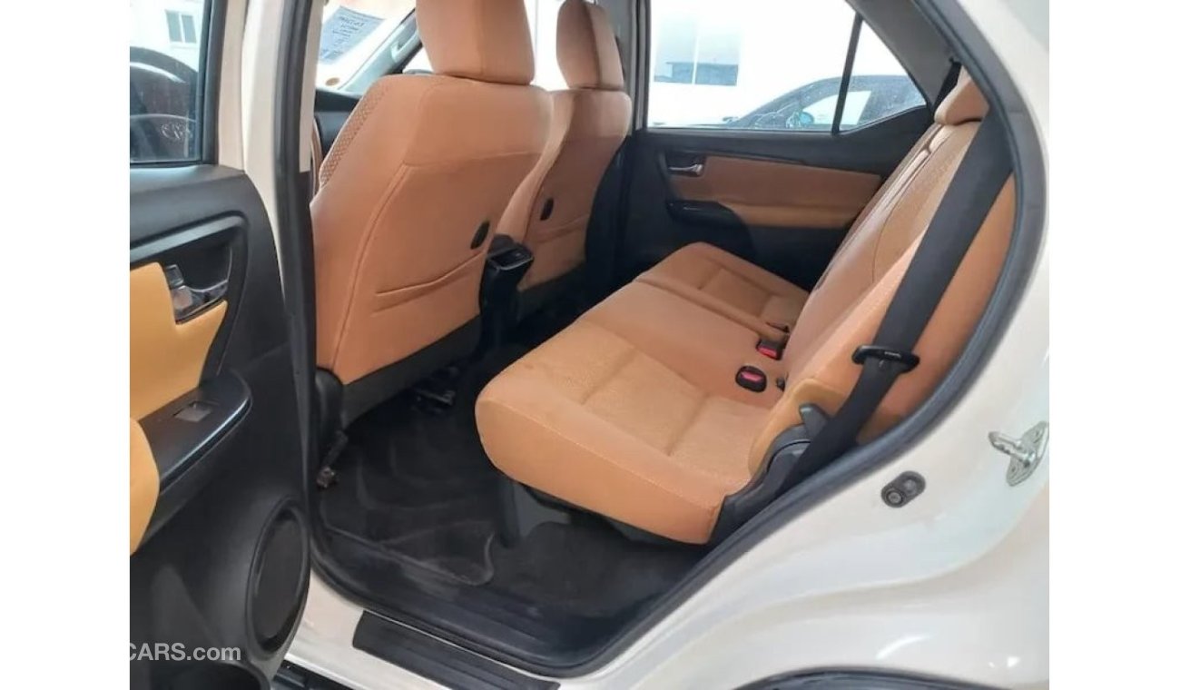 Toyota Fortuner TOYOTA FORTUNER 2.7EXR 2019 IN EXCELLENT CONDITION WITH ORGINAL SPARE KEYS