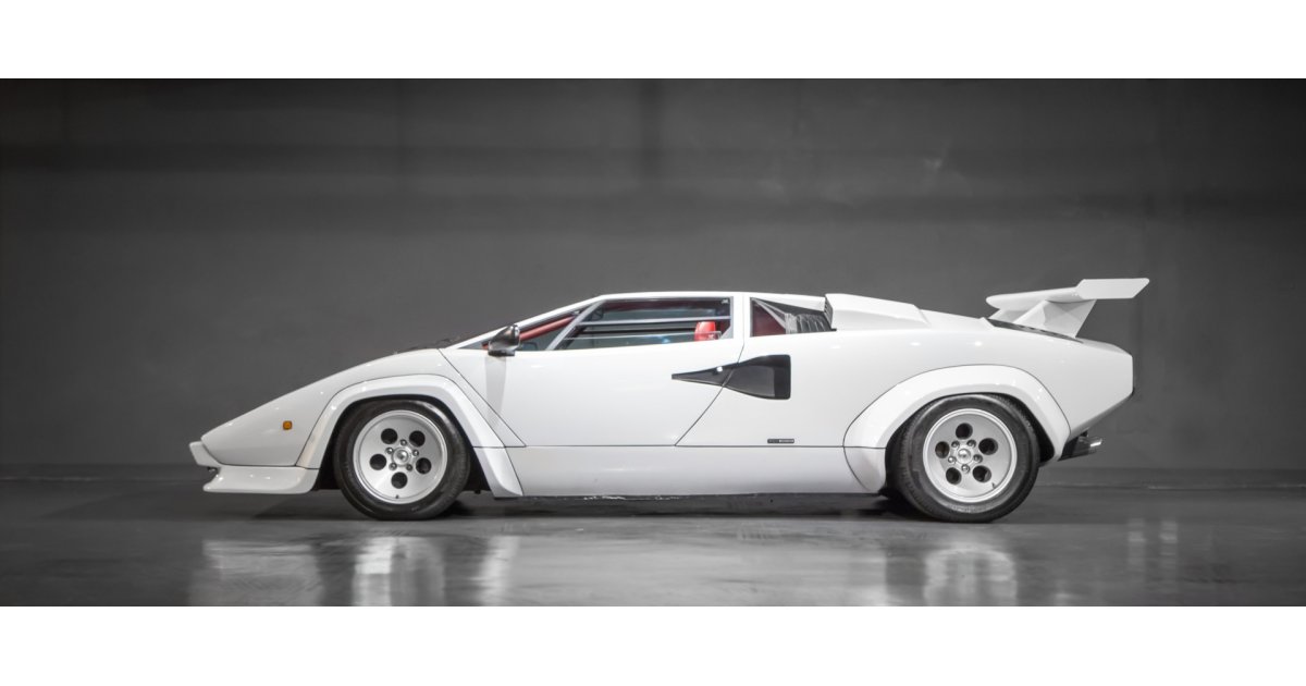 Lamborghini Countach 5000 QV for sale: AED 1,799,000. White, 1984