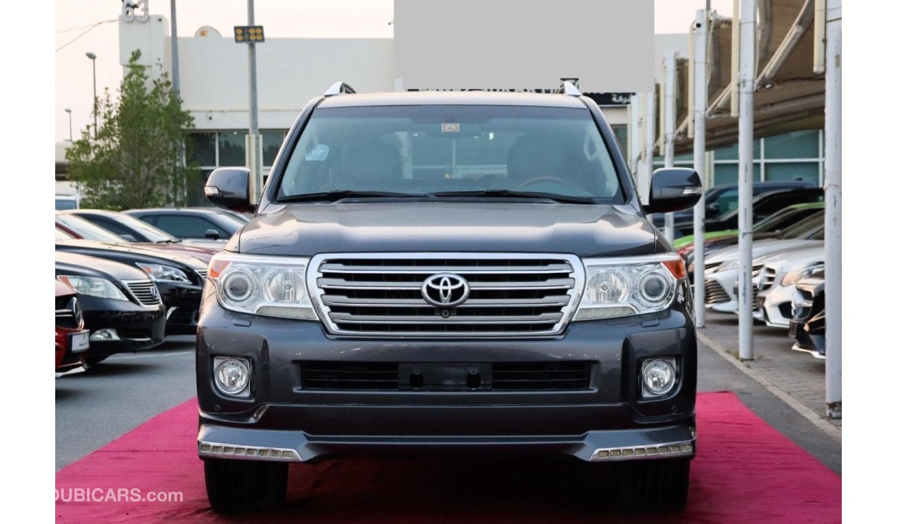 Toyota Land Cruiser VXR Toyota Land Cruiser VX.R / 2014 / GCC / Free Accident/ First Owner