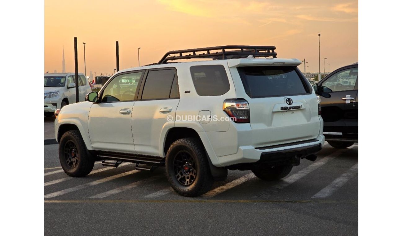 تويوتا Runner4 2024 Full option 4x4 , sunroof and 7 seater