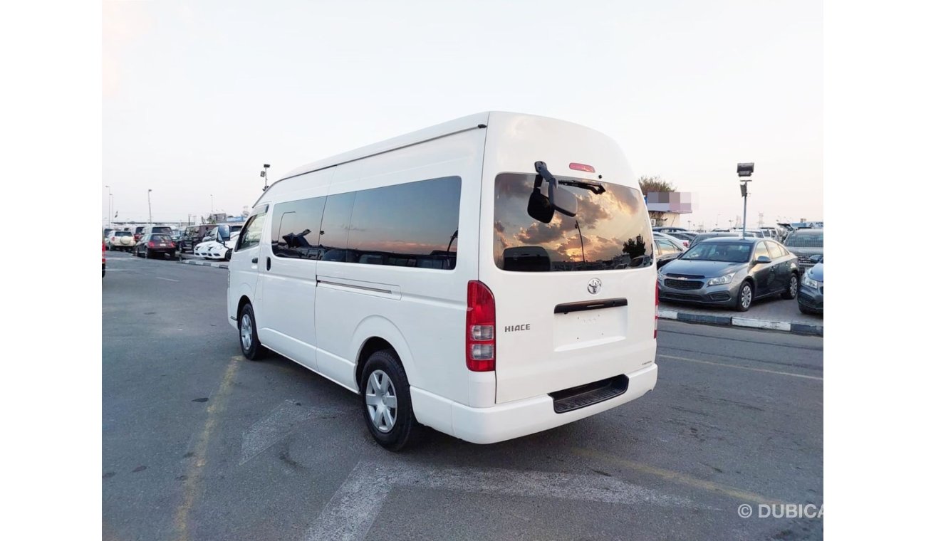 Toyota Hiace TOYOTA HIACE COMMUTER VAN RIGHT HAND DRIVE(PM13832)