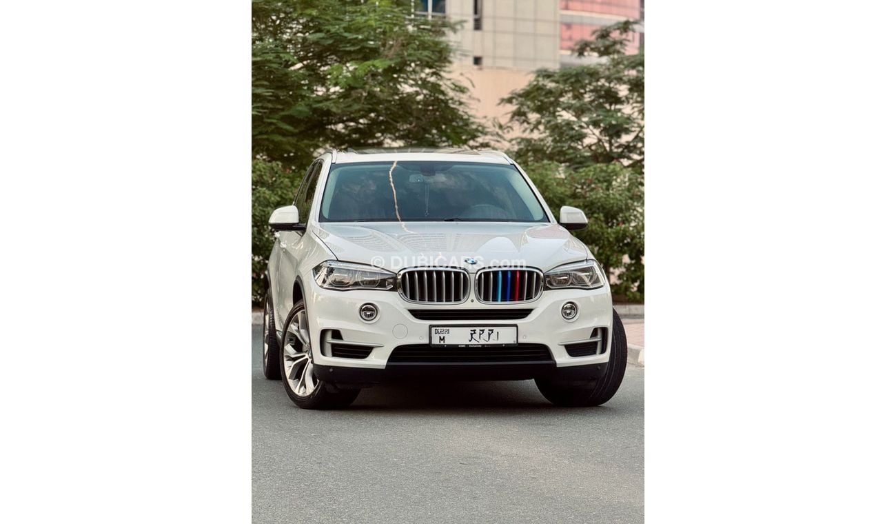 بي أم دبليو X5 50i Luxury 4.4L (5 Seater)