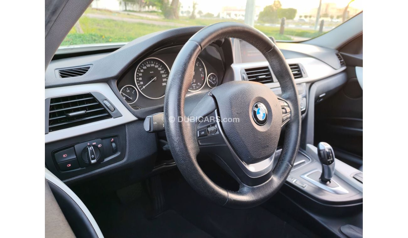 BMW 320i