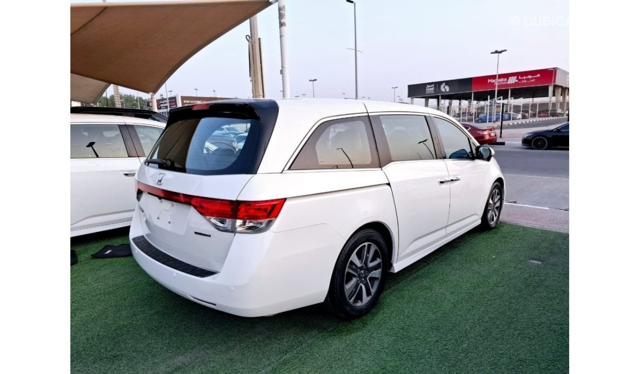 Honda Odyssey Honda oddssy model:2016 (top Class GCC full option clean car for family car