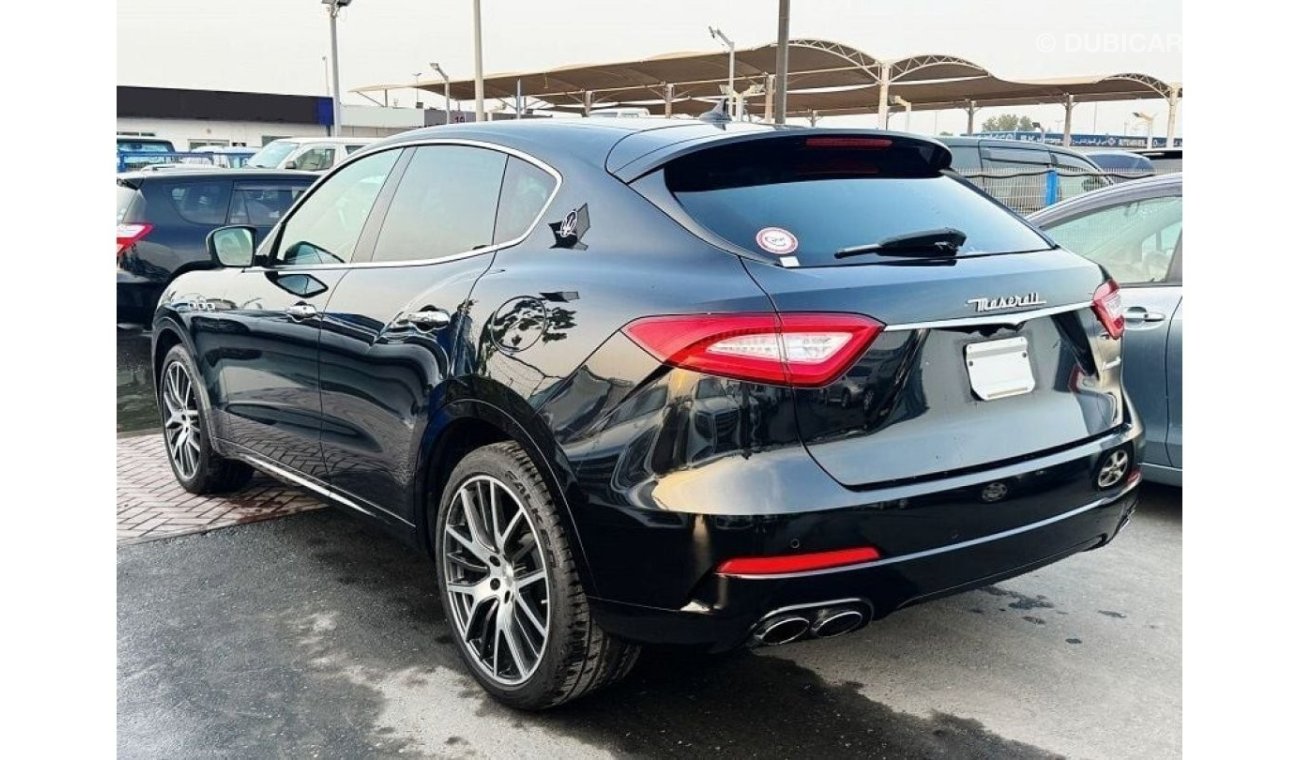 Maserati Levante Std MASERATI LEVANTE 2017 BLACK FRESH JAPAN IMPORT WITH LOW MILLAGE