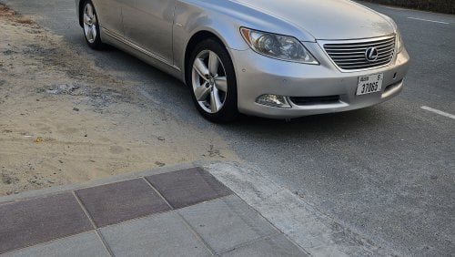 Lexus LS460