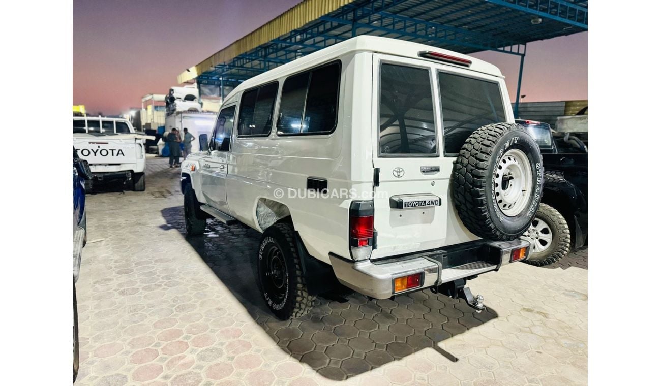 تويوتا لاند كروزر هارد توب Toyota Land Cruiser hardtop 2017 model 3 door diesel