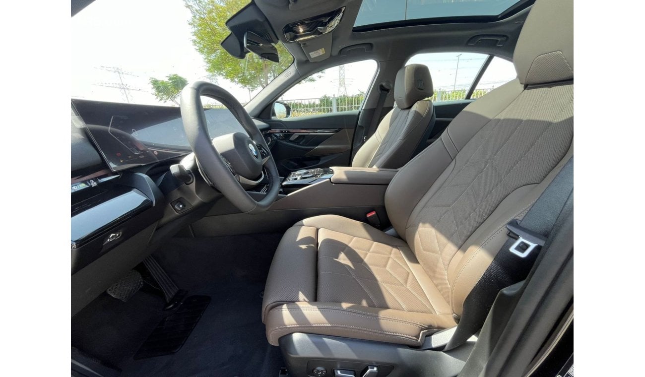 بي أم دبليو 530i BMW 520I 0KM GCC 2024