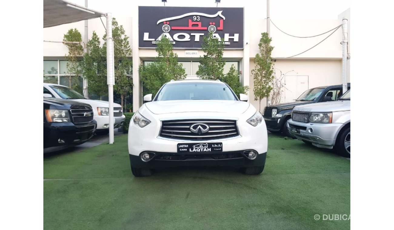 Infiniti FX35 Model 2012 Gulf white color number one, full option, in excellent condition, you do not need any exp