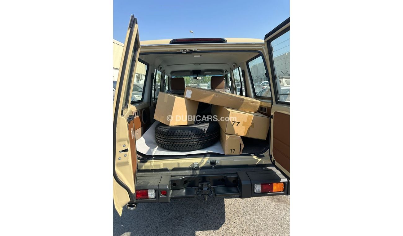 Toyota Land Cruiser Hard Top TOYOTA LANDCRUISER LC 76 HARDTOP 2024