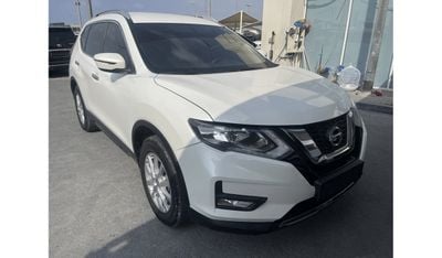 نيسان إكس تريل S 2.5L (169 HP) FWD (7 Seater)