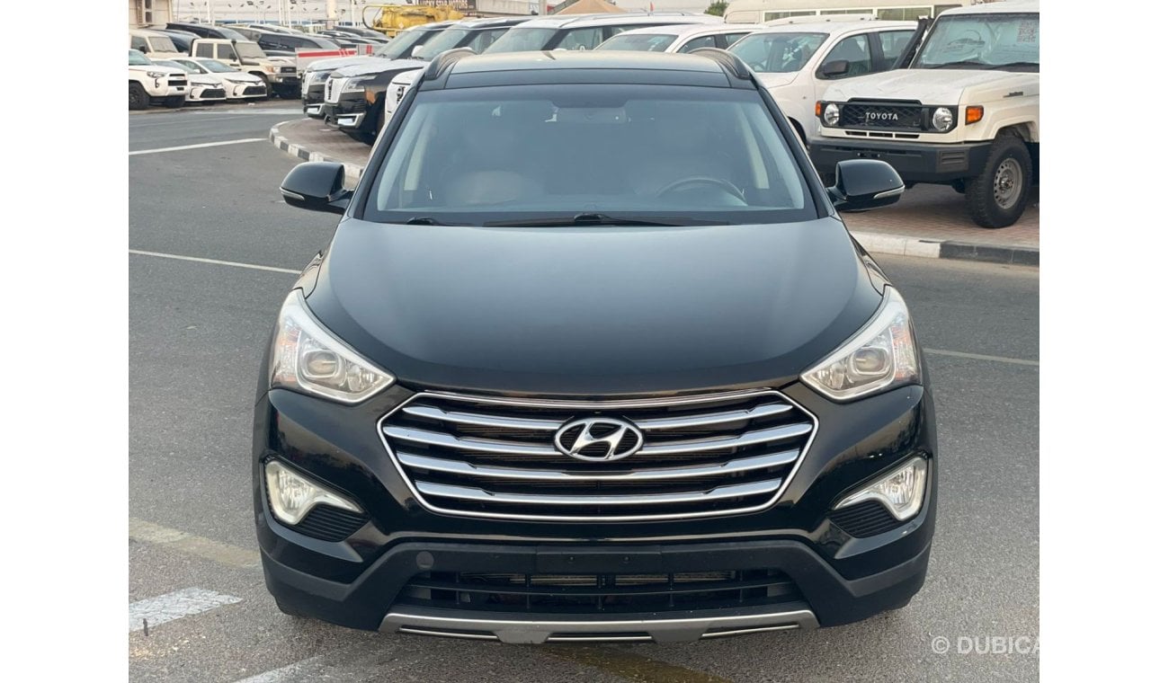 Hyundai Santa Fe 2015 Hyundai Santa Fe Ultimate Limited Edition Full Option - 3.3L V6 - AWD 4x4 - 7 Seater Full Panor