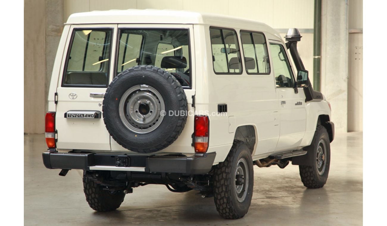 Toyota Land Cruiser - LHD - 78 4.2L DIESEL TROOP CARRIER STD MANUAL