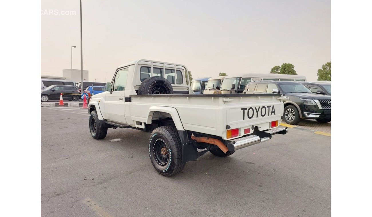 تويوتا لاند كروزر بيك آب TOYOTA LAND CRUISER PICK UP RIGHT HAND DRIVE(PM10017)