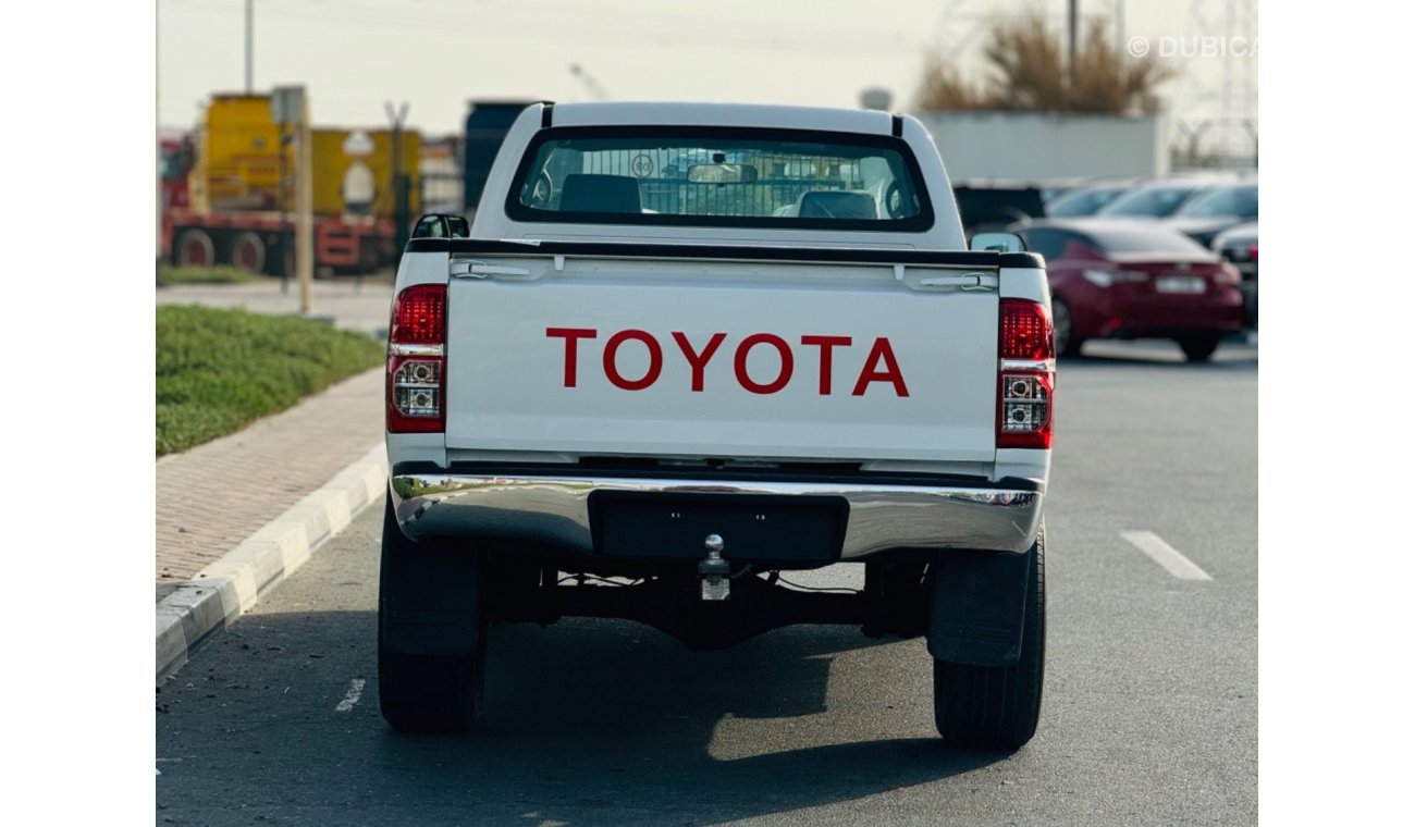 تويوتا هيلوكس Toyota Hilux single cabin