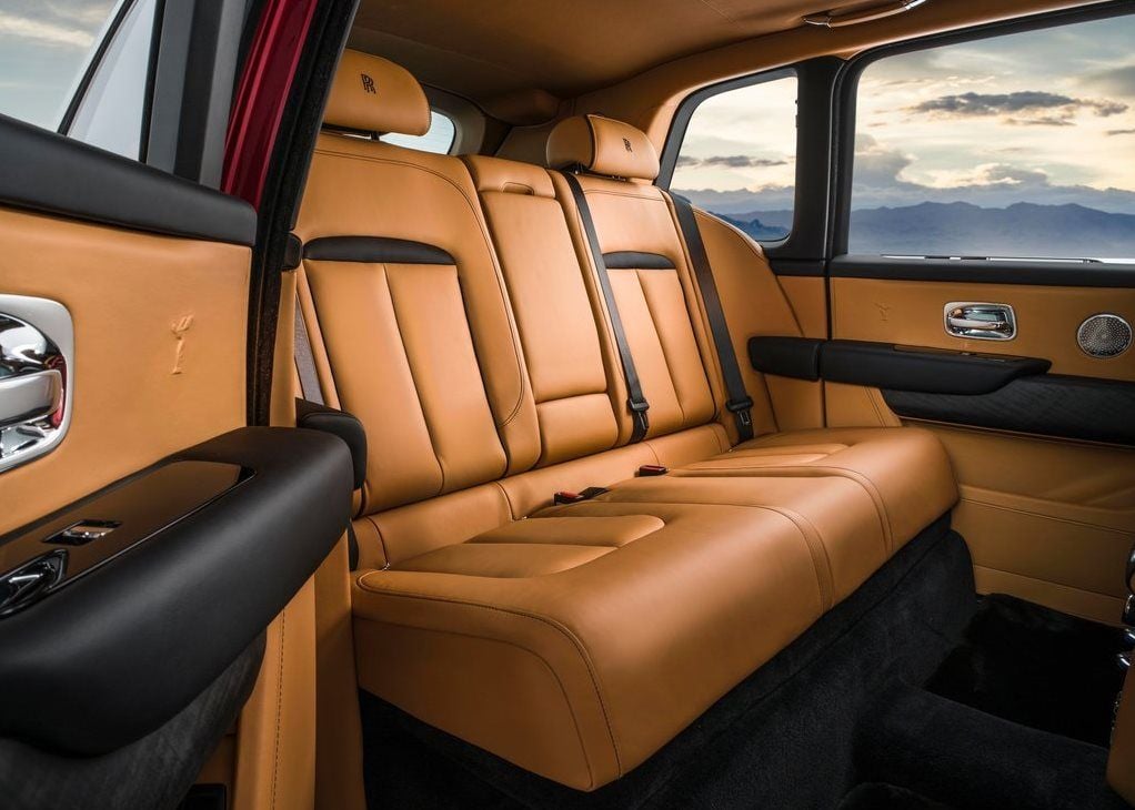 رولز رويس كولينان interior - Rear Seats