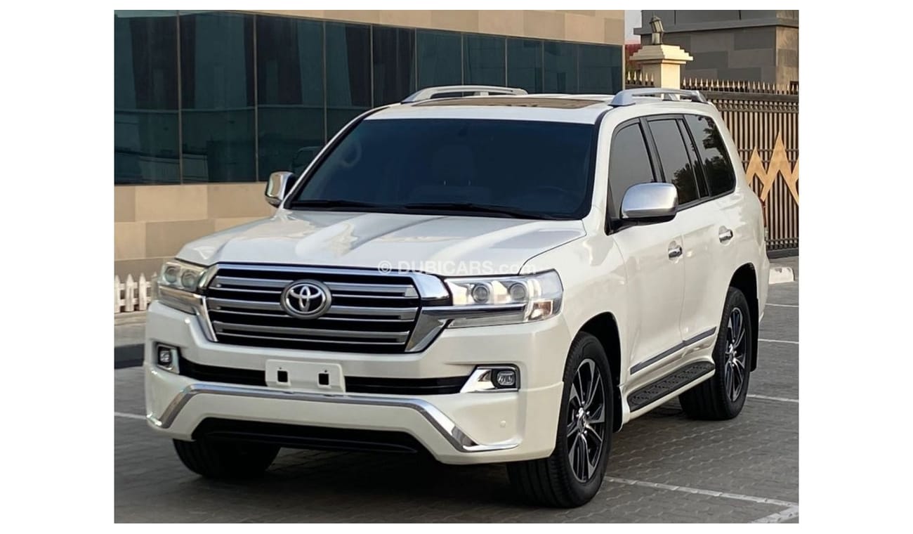 Used Toyota Land Cruiser 2010 for sale in Dubai - 638641