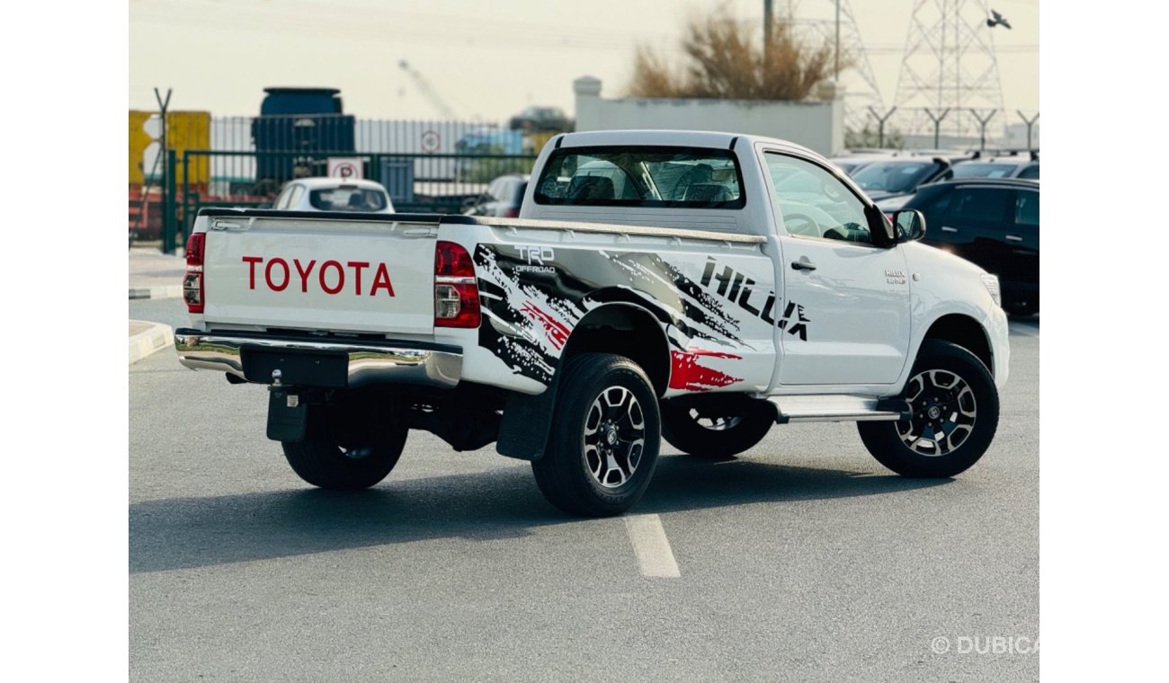 تويوتا هيلوكس Toyota Hilux single cabin