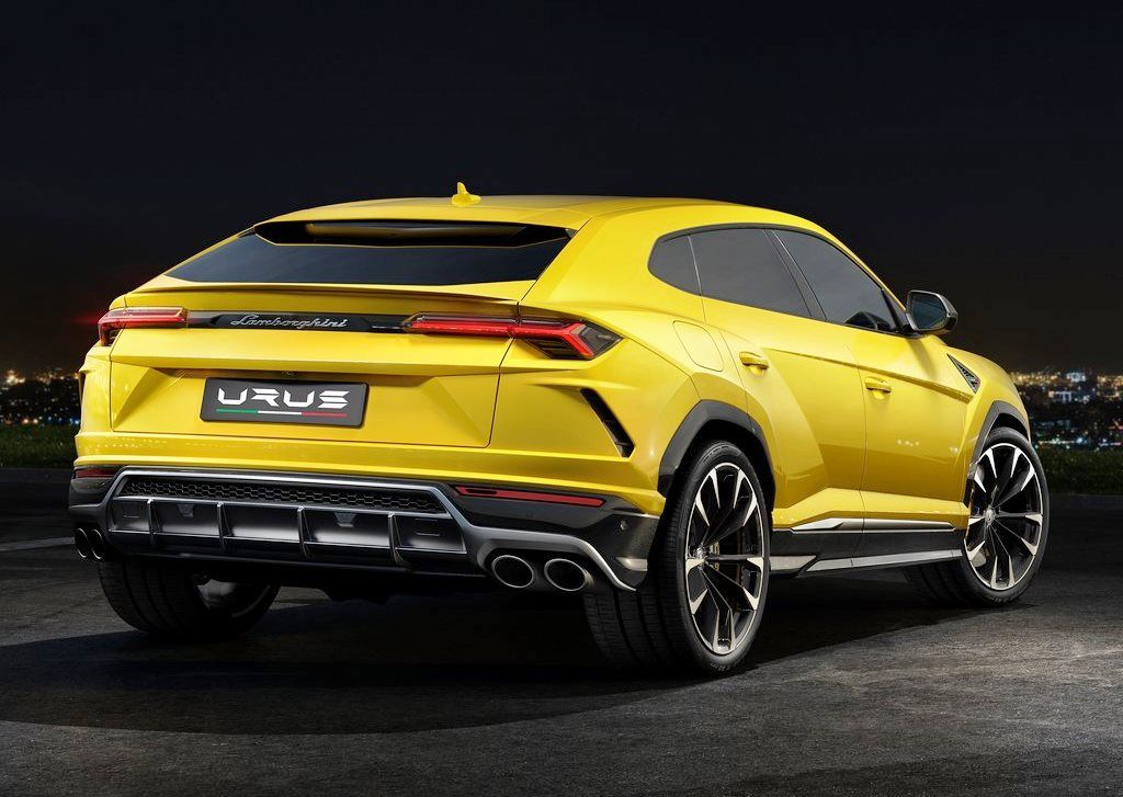 Lamborghini Urus exterior - Rear Left Angled