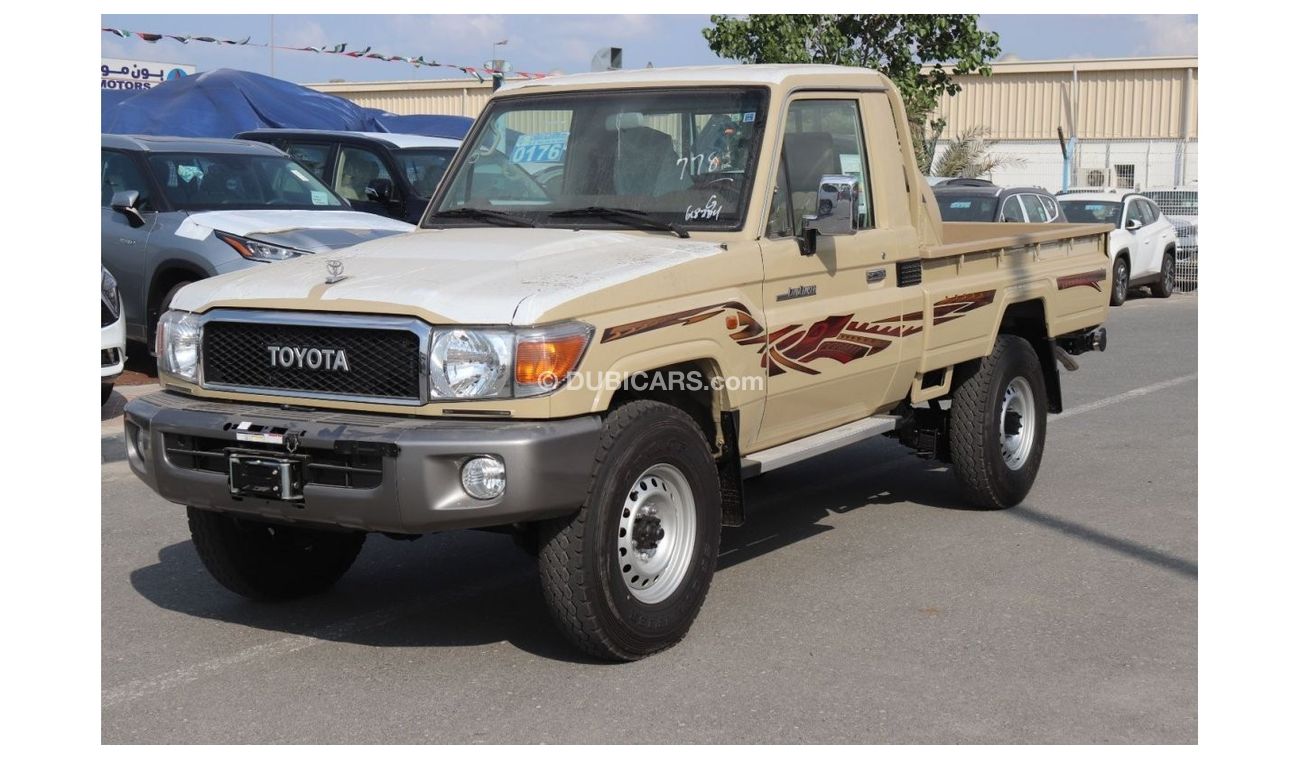 Toyota Land Cruiser Pick Up LX 4.0Ltr V6 4WD SINGLE  CAB, DIFFRENTIAL LOCK,WINCH, POWER WINDOW,WOODEN INTERIOR-POWER MIRROE, MOD