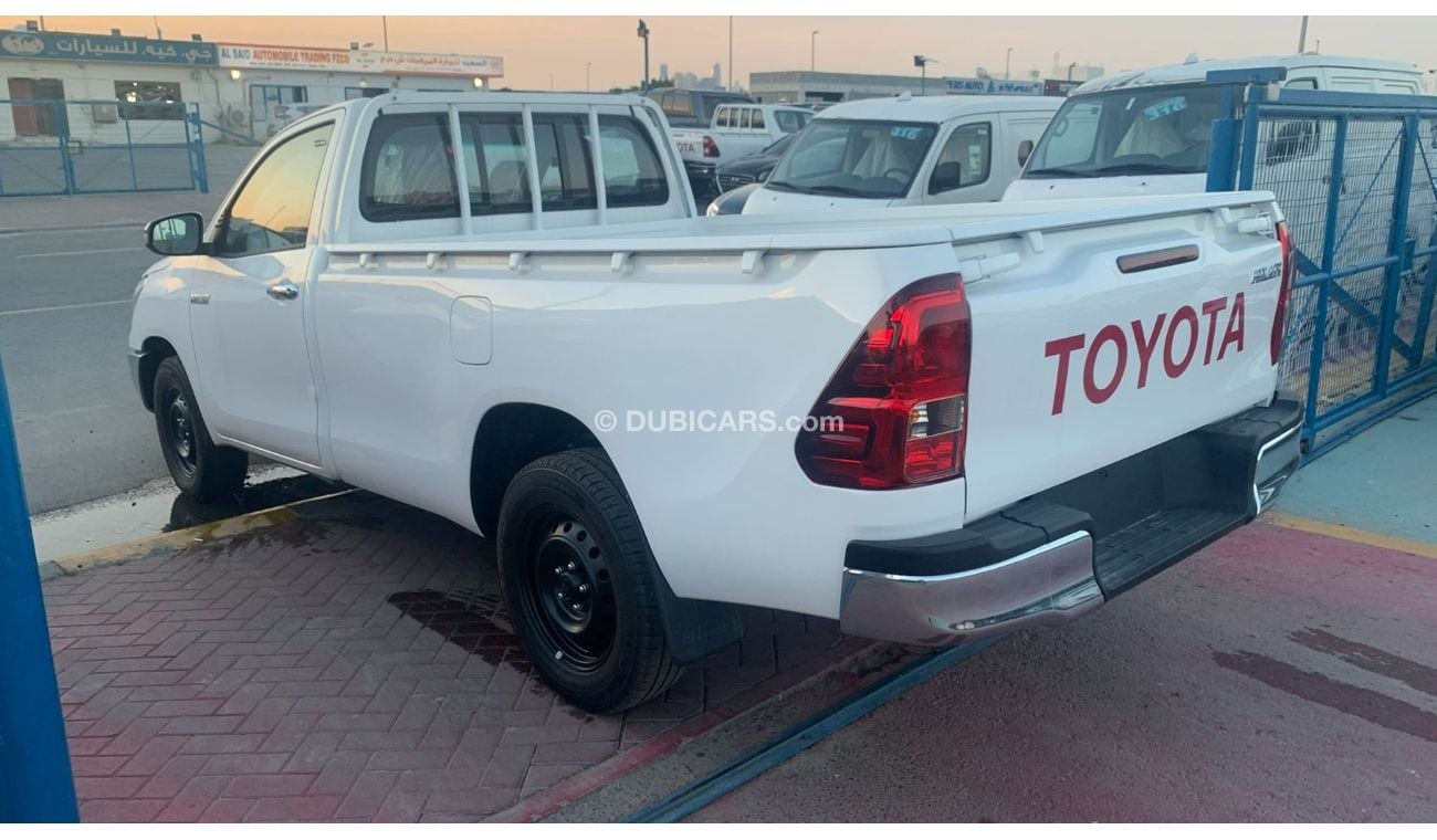 تويوتا هيلوكس TOYOTA HILUX SC 2.4L 4X2 M/T (DIESEL) MY23