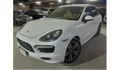 Porsche Cayenne PORSCHE CAYENNE GTS 4.8L 2013, WITH PANORAMIC ROOF, SPORTS CHRONO PACKAGE AND MORE..