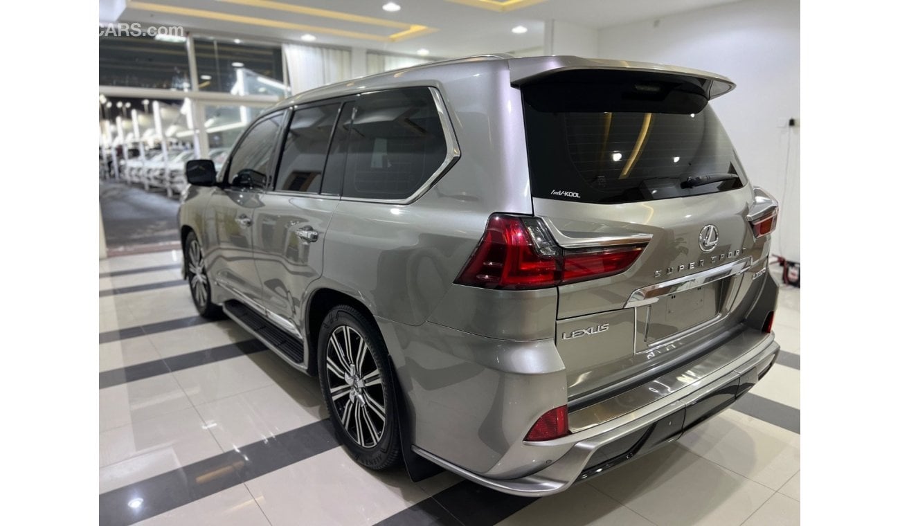 Lexus LX570 Signature