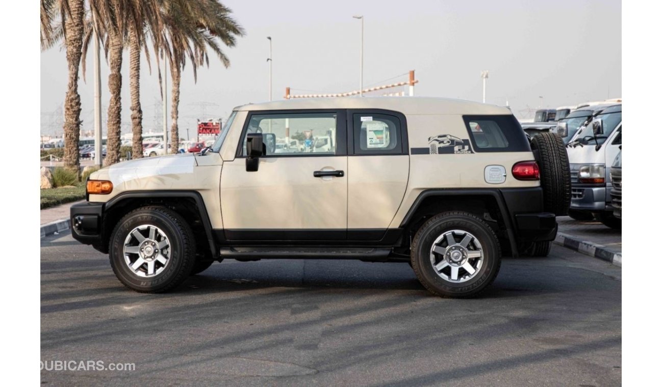 Toyota FJ Cruiser 2023 Toyota FJ Cruiser 4.0 Final Edition W/O JBL +CRWL - Beige inside Black & Beige