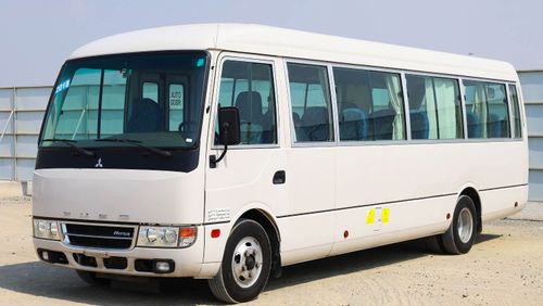 ميتسوبيشي روزا Bus | 26-Seater | Diesel | Excellent Condition | GCC