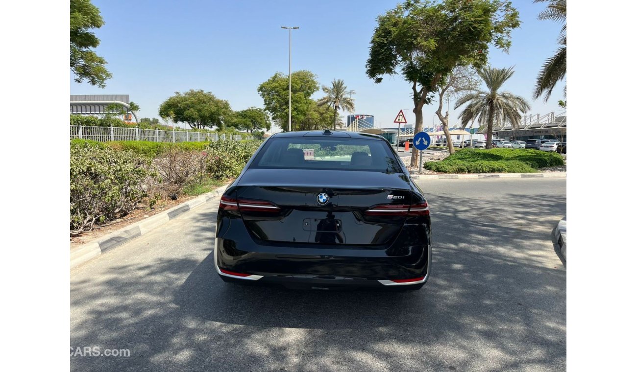 بي أم دبليو 530i BMW 520I 0KM GCC 2024