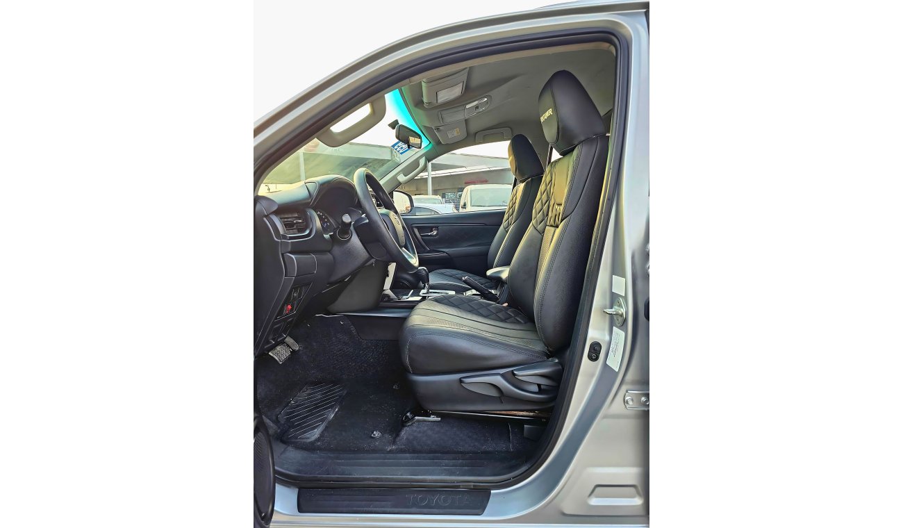 تويوتا فورتونر EXR V4 4WD/ LEATHER SEATS/ DVD/ REAR CAMERA/ LOT# 102396