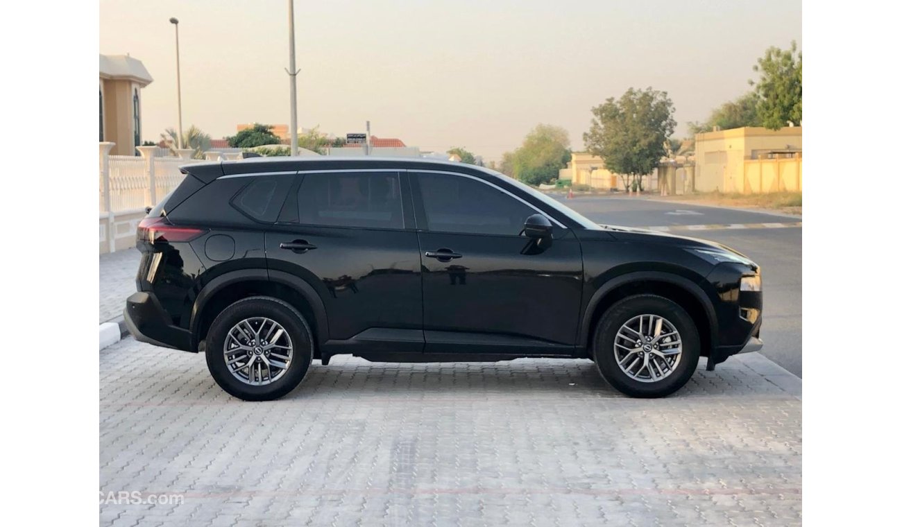 نيسان إكس تريل NISSAN XTRAIL 2.5L  7 SEATER 2023 GCC Spices