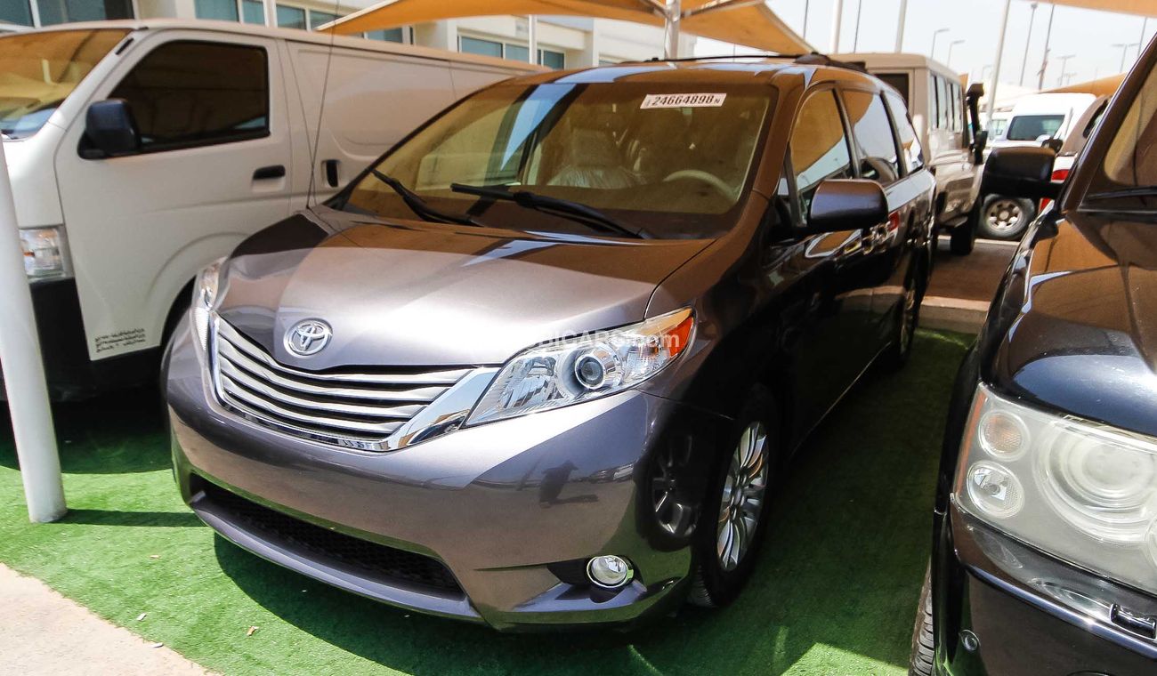 Toyota sienna dubai