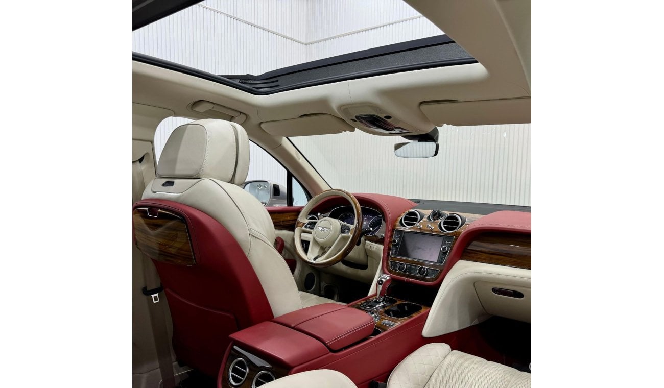 بنتلي بينتايجا W12 AWD 2019 Bentley Bentayga W12, Warranty, Full Service History, Full Options, GCC