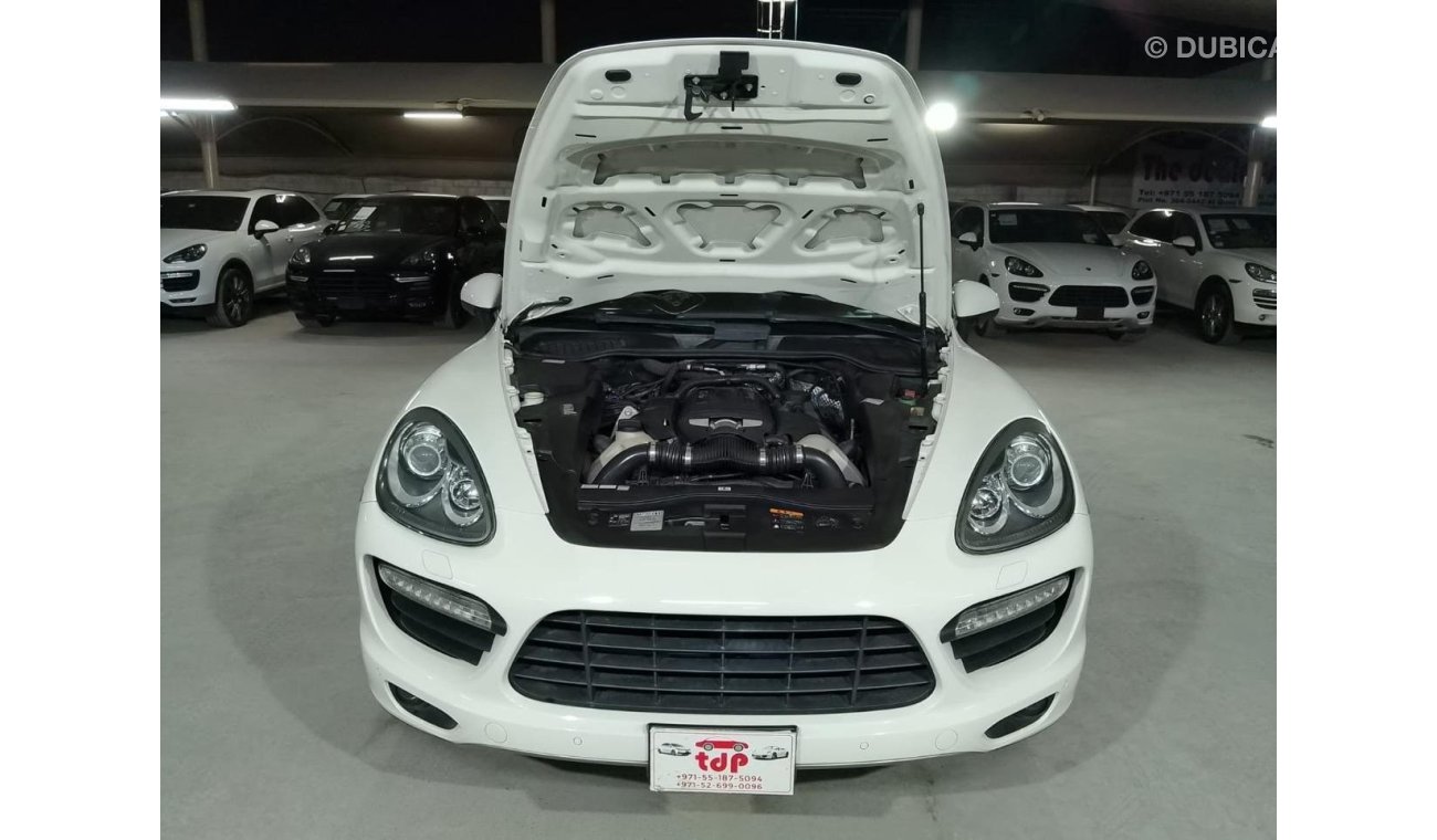 Porsche Cayenne PORSCHE CAYENNE TURBO 4.8L 2011, 18-WAY ADJUSTIVE SEATS, 22 INCH ALLOY WHEELS, AND MORE..