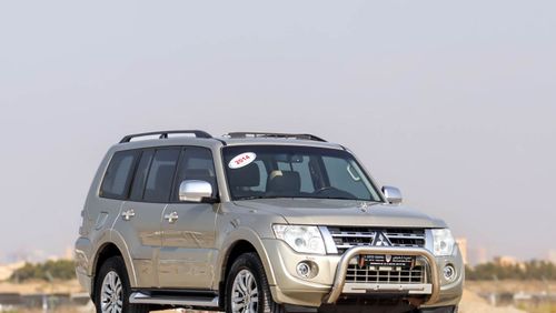 ميتسوبيشي باجيرو GLS 3.8L Mitsubishi Pajero 2014 3.8L full option v6 GCC accident-free in excellent condition