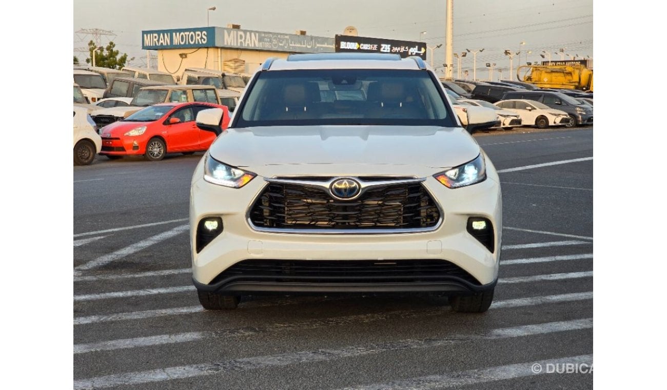 Toyota Highlander 2021 Model full option 2.5 hybrid engine Sunroof, Push button and AWD