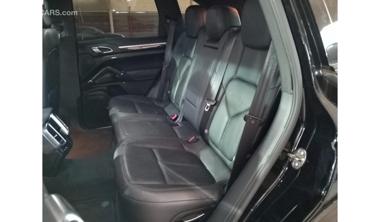 بورش كايان أس PORSCHE CAYENNE S 4.8L 2011, SUNROOF, ROOF RAILS AND MORE..