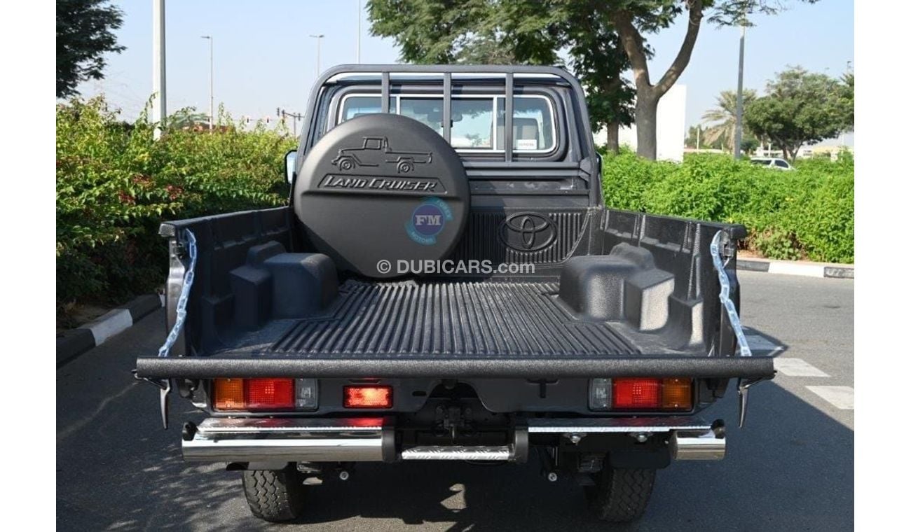 تويوتا لاند كروزر بيك آب 79 Single Cab DLX 4.0L Petrol 4WD Automatic