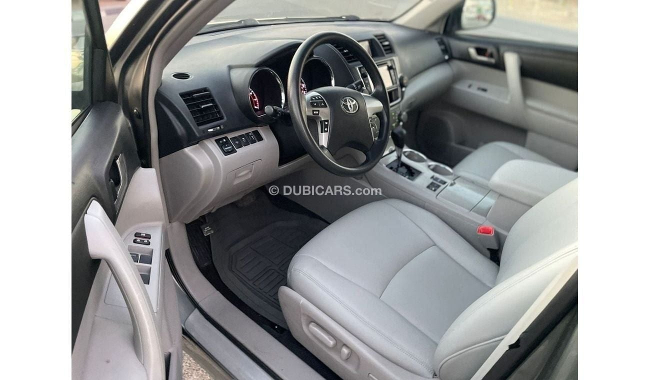 تويوتا هايلاندر 2013 Toyota Highlander 3.5L V6 Electric Seats + Rear CAM - 71,400 Mileage