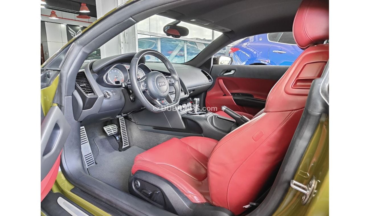 أودي R8 AED 7,500 P.M | 2015 AUDI R8 SPORTS QUATTRO | COUPE | 4.2L V8  430 HP | FSH | LOW KM | GCC