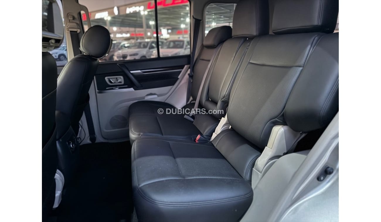 ميتسوبيشي باجيرو Mitsubishi pajero 2015 model v6 LHD